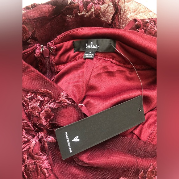 💕 Lulu’s💕 A Love To Remember Wine Red Lace Backless Skater Dress - Picture 9 of 9